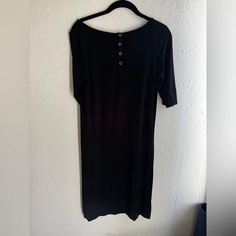 Adrienne Vittadini black jersey shift dress with button back